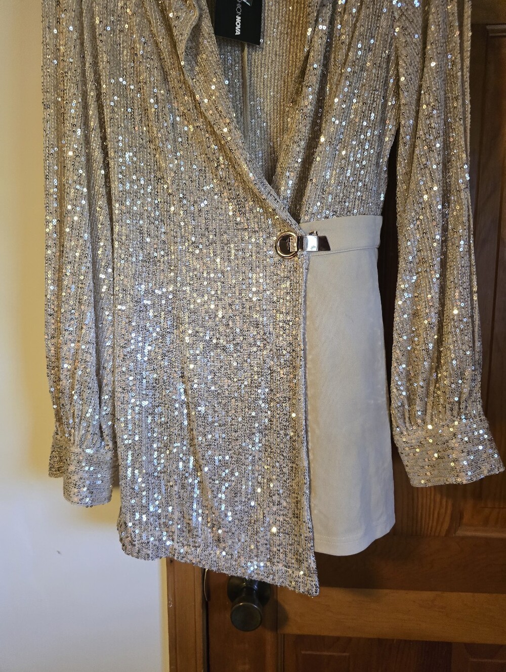 FashionNova Gold Sequin Shorts with Belt Wrap NWT - Picture 5 of 16